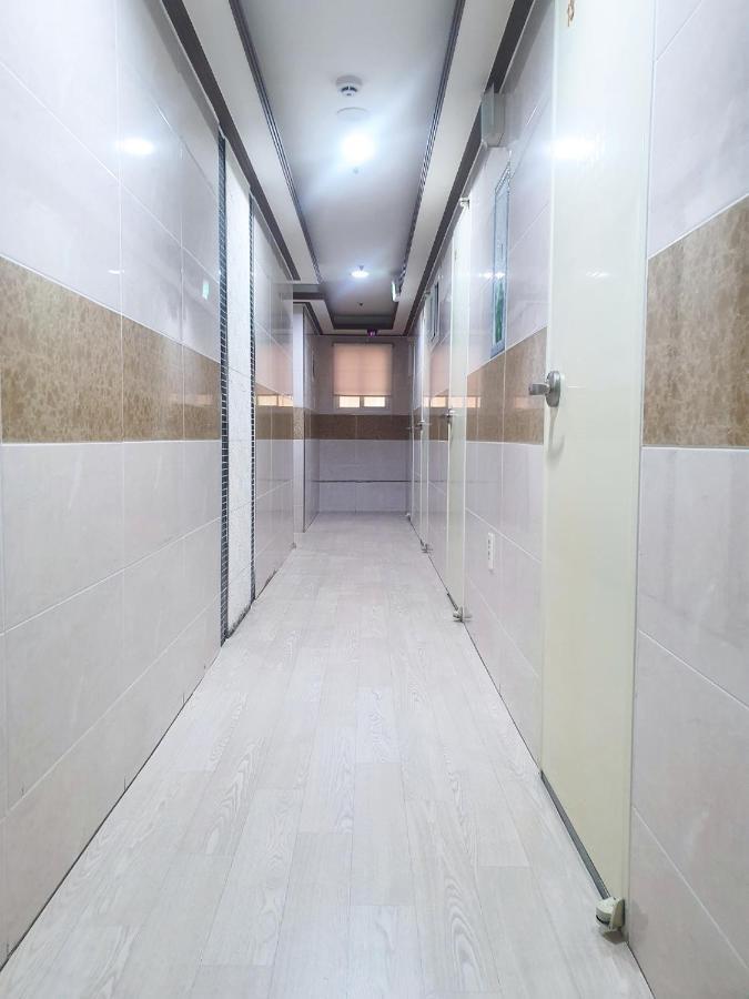 Hub House Livingtel Hostel Seul Exterior foto