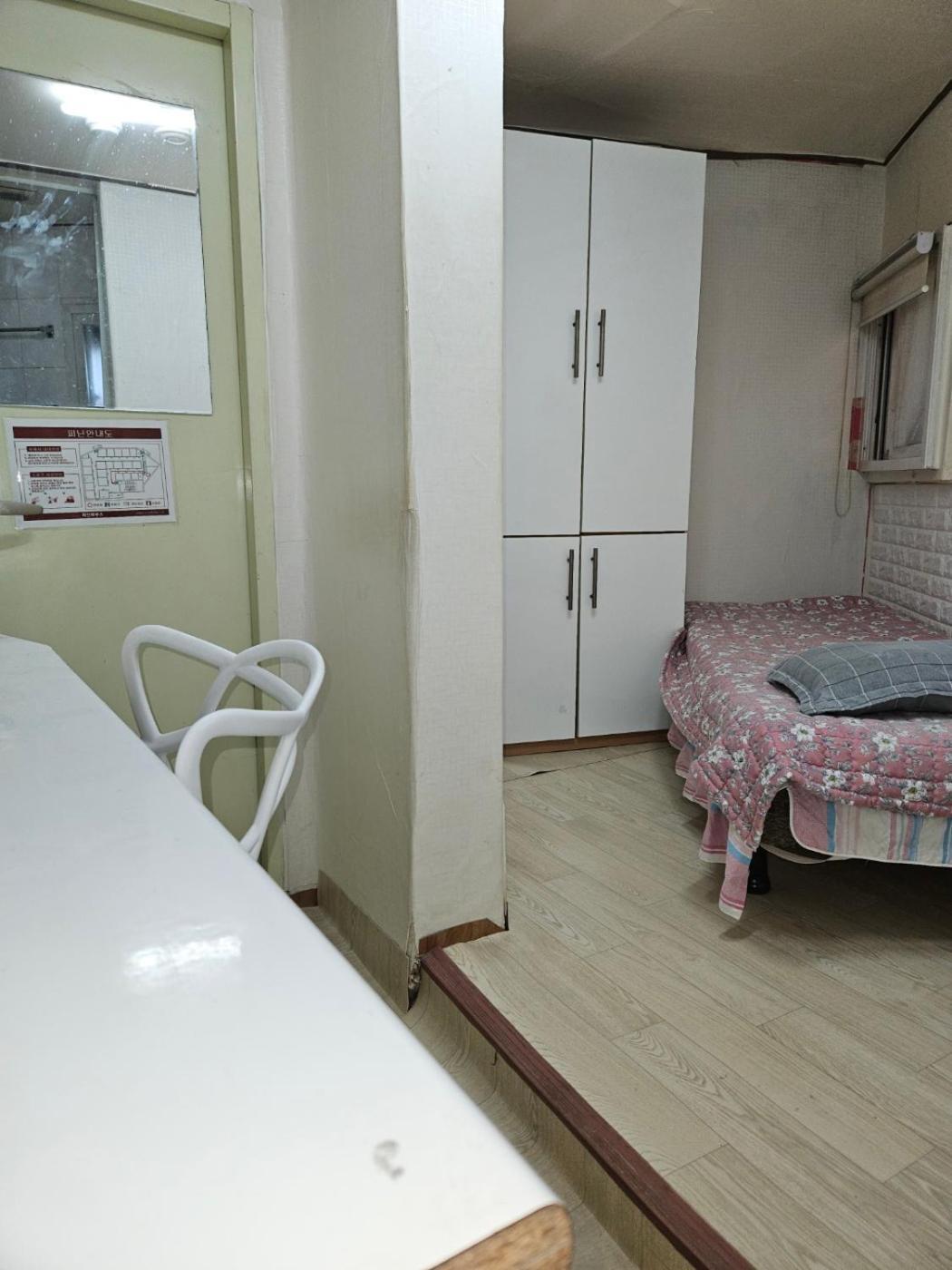 Hub House Livingtel Hostel Seul Exterior foto